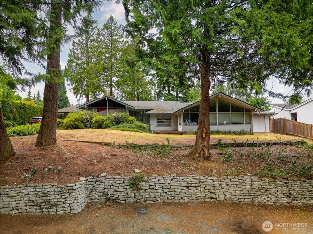 7836 NE 14th Street, Medina, WA 98039