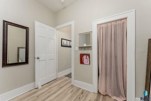 128 N Lake Ave Avenue, Sioux Falls, SD 57104