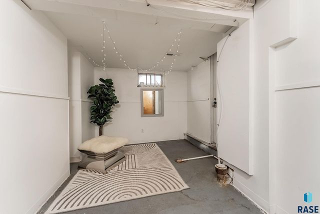 128 N Lake Ave Avenue, Sioux Falls, SD 57104