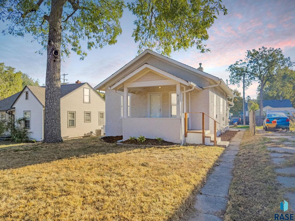 128 N Lake Ave Avenue, Sioux Falls, SD 57104