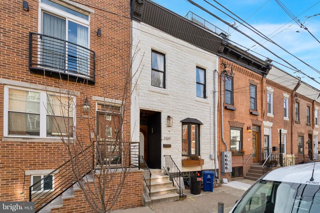 2519 GRAYS FERRY AVE, PHILADELPHIA, PA 19146 — exterior