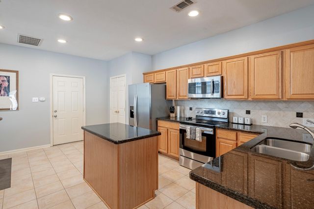 86 Wintergreen Trail, The Woodlands, TX 77382