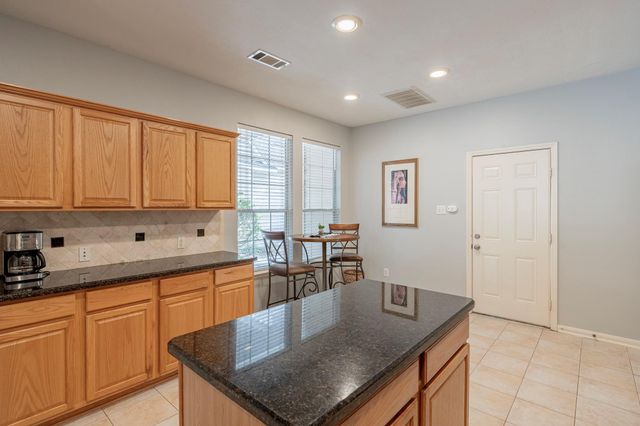 86 Wintergreen Trail, The Woodlands, TX 77382