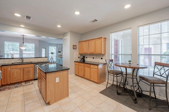 86 Wintergreen Trail, The Woodlands, TX 77382