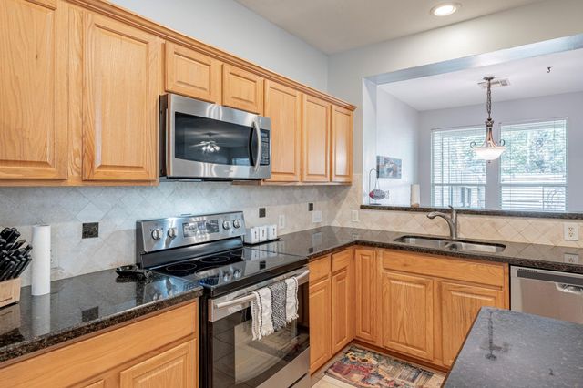 86 Wintergreen Trail, The Woodlands, TX 77382