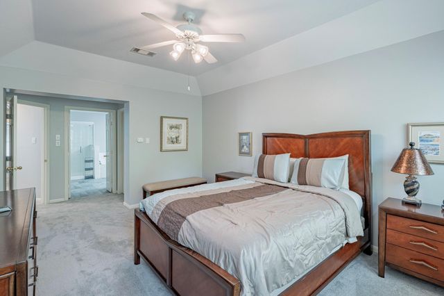 86 Wintergreen Trail, The Woodlands, TX 77382