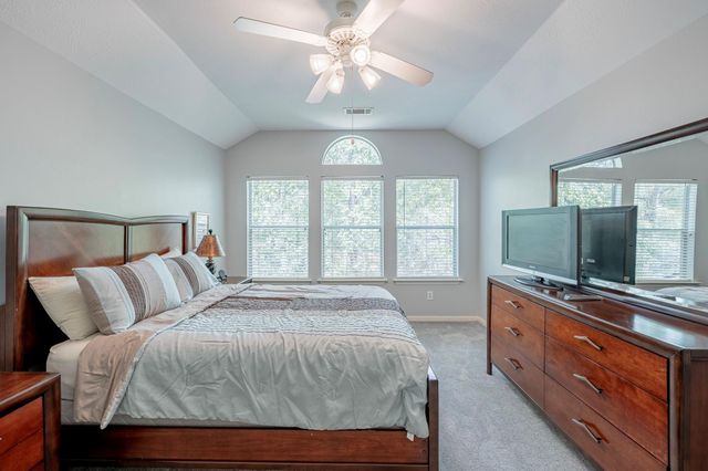 86 Wintergreen Trail, The Woodlands, TX 77382
