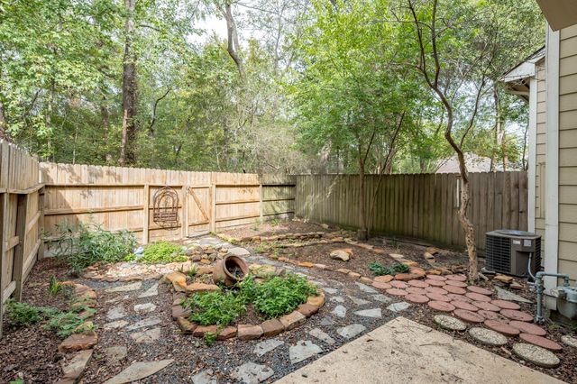 86 Wintergreen Trail, The Woodlands, TX 77382