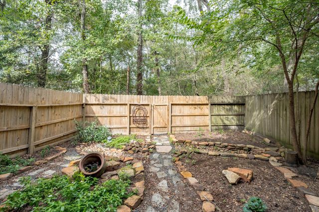 86 Wintergreen Trail, The Woodlands, TX 77382