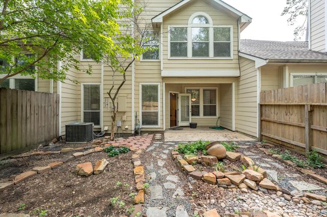 86 Wintergreen Trail, The Woodlands, TX 77382