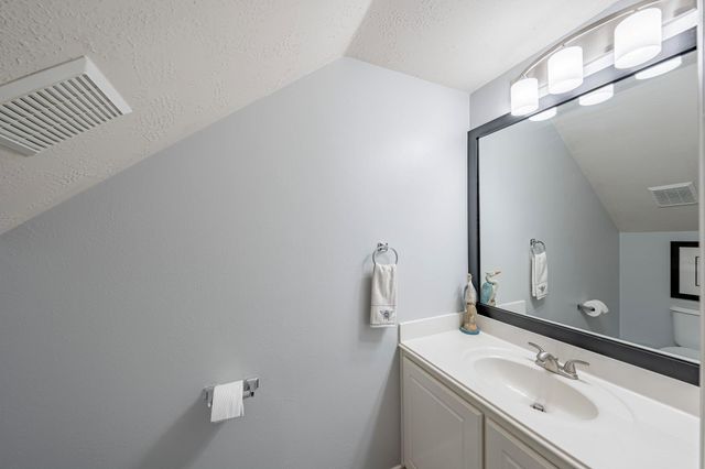 86 Wintergreen Trail, The Woodlands, TX 77382