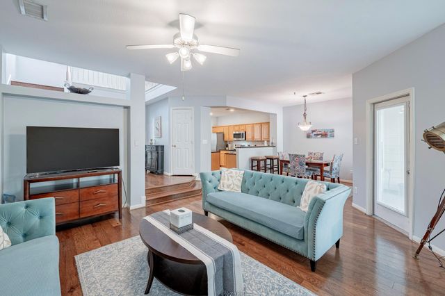86 Wintergreen Trail, The Woodlands, TX 77382