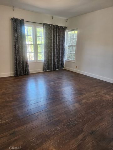 22054 Independencia, Woodland Hills, CA 91364