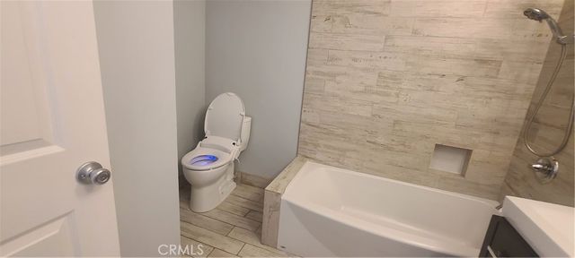 22054 Independencia, Woodland Hills, CA 91364