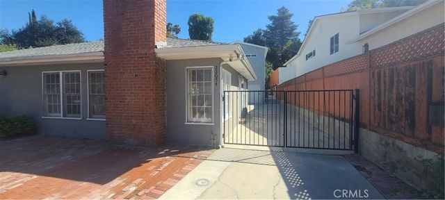 22054 Independencia, Woodland Hills, CA 91364