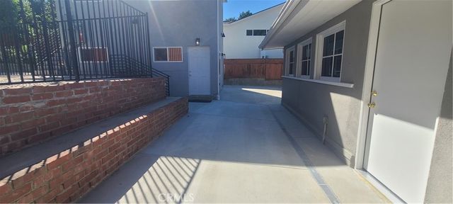 22054 Independencia, Woodland Hills, CA 91364