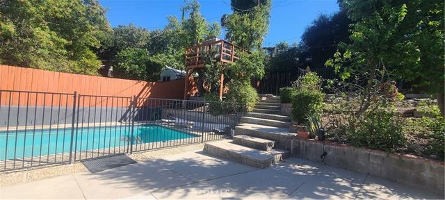 22054 Independencia, Woodland Hills, CA 91364