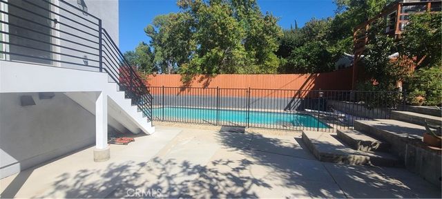 22054 Independencia, Woodland Hills, CA 91364