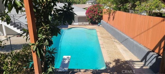 22054 Independencia, Woodland Hills, CA 91364