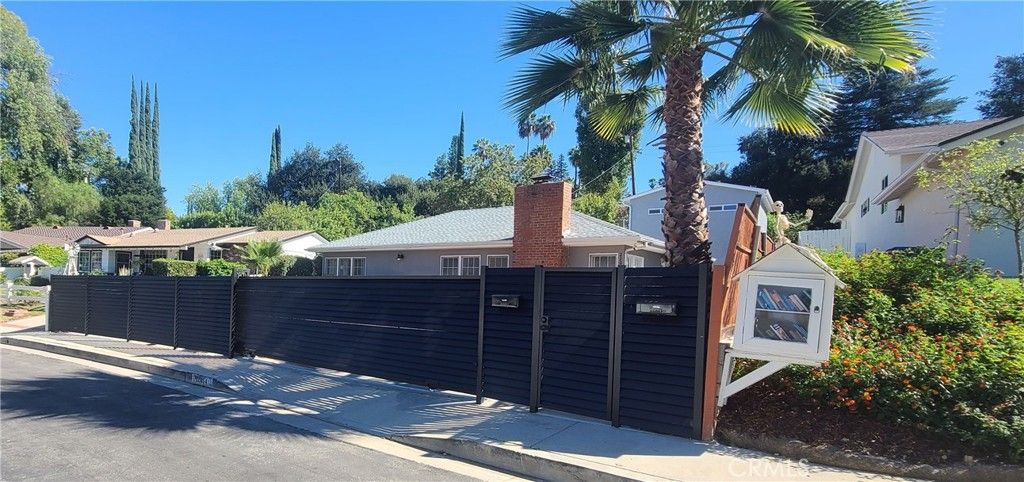 22054 Independencia, Woodland Hills, CA 91364
