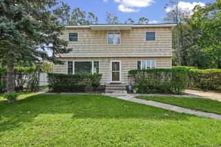 132 Commonwealth Drive, Wyandanch, NY 11798