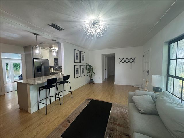 309 DEER PARK AVENUE, Tampa, FL 33617