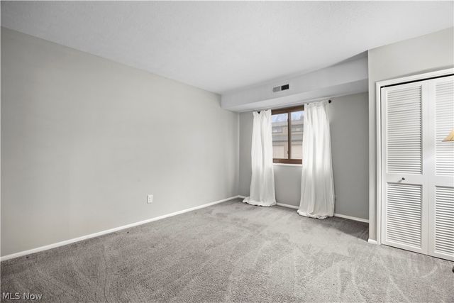 26705 Lake Of The Falls Boulevard, Olmsted Falls, OH 44138