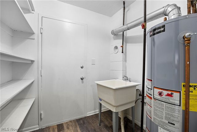 26705 Lake Of The Falls Boulevard, Olmsted Falls, OH 44138