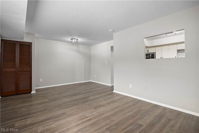 26705 Lake Of The Falls Boulevard, Olmsted Falls, OH 44138