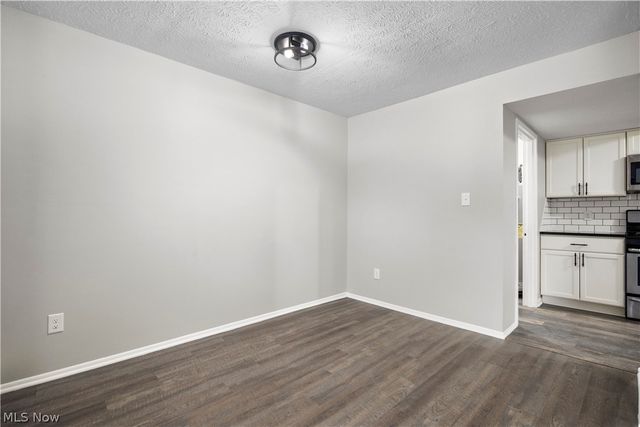 26705 Lake Of The Falls Boulevard, Olmsted Falls, OH 44138