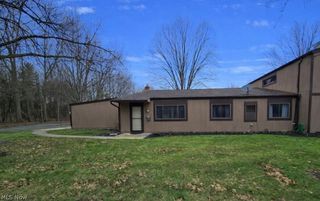 26705 Lake Of The Falls Boulevard, Olmsted Falls, OH 44138