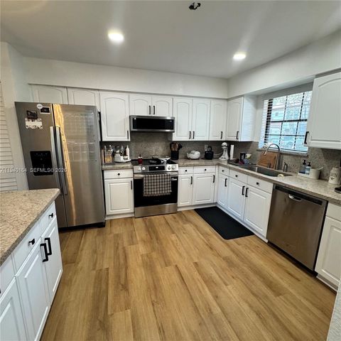 12939 SW 95th Ave, Miami, FL 33176