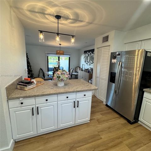 12939 SW 95th Ave, Miami, FL 33176