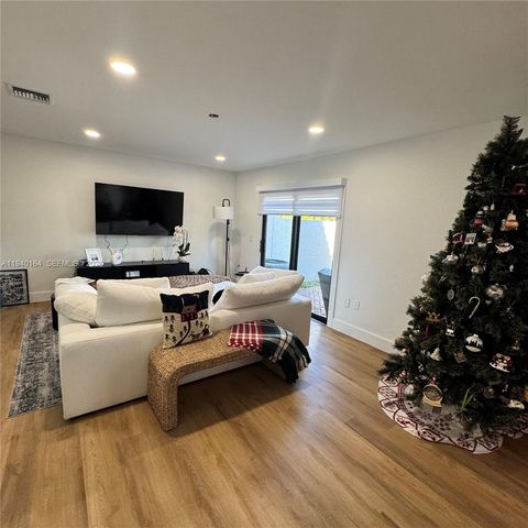 12939 SW 95th Ave, Miami, FL 33176