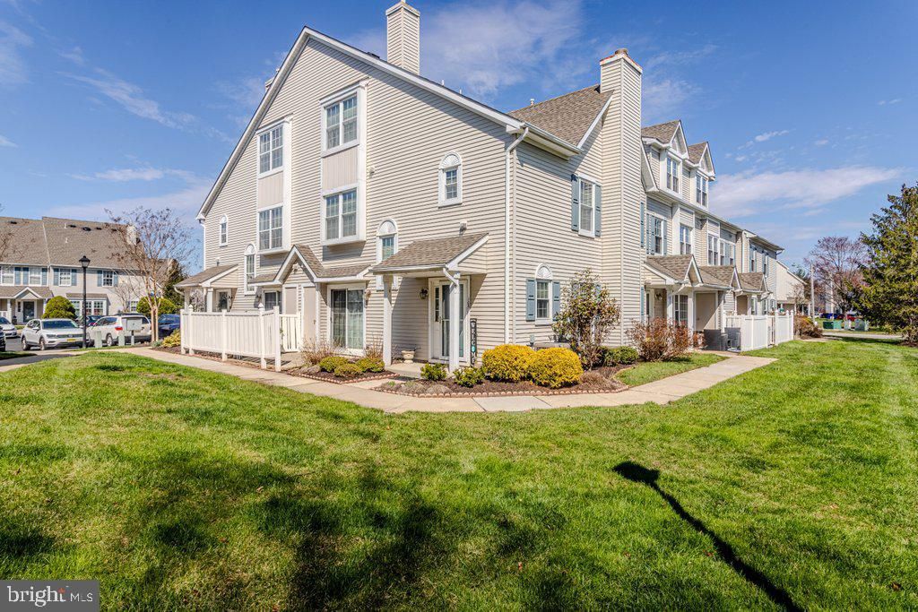 105 WHARTON RD, Mount Laurel, NJ 08054