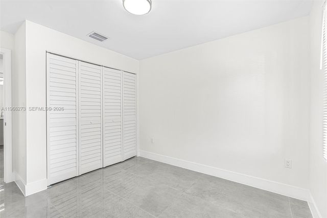 933 NW 50th St, Miami, FL 33127