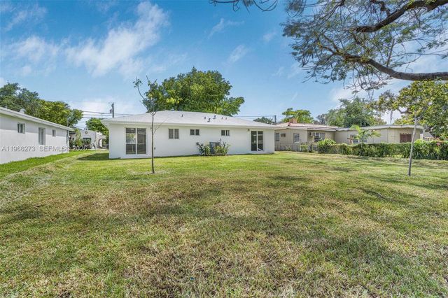 933 NW 50th St, Miami, FL 33127