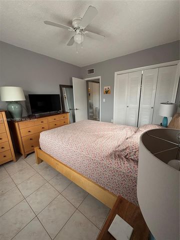 3501 SW 10th St 1B, Miami, FL 33135