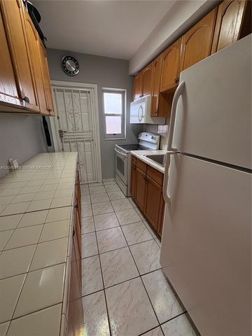 3501 SW 10th St 1B, Miami, FL 33135