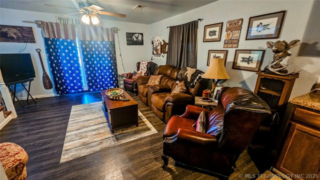 796 W Aspen Road, Stigler, OK 74462