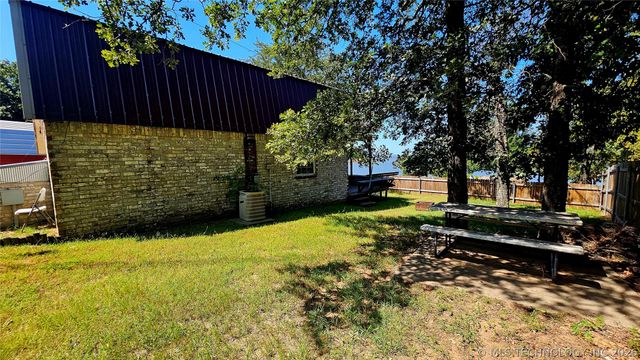 796 W Aspen Road, Stigler, OK 74462