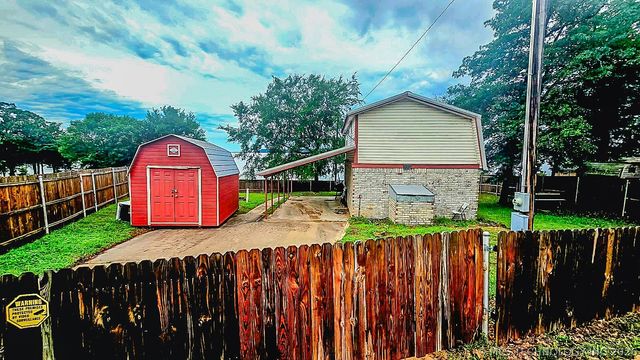 796 W Aspen Road, Stigler, OK 74462