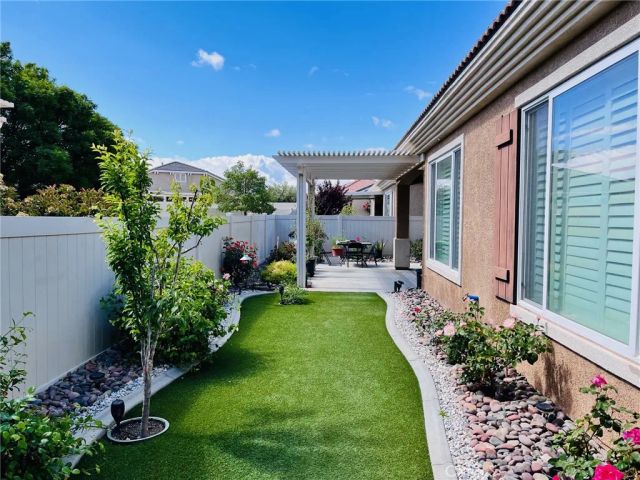 10485 Nobleton Rd., Apple Valley, CA 92308