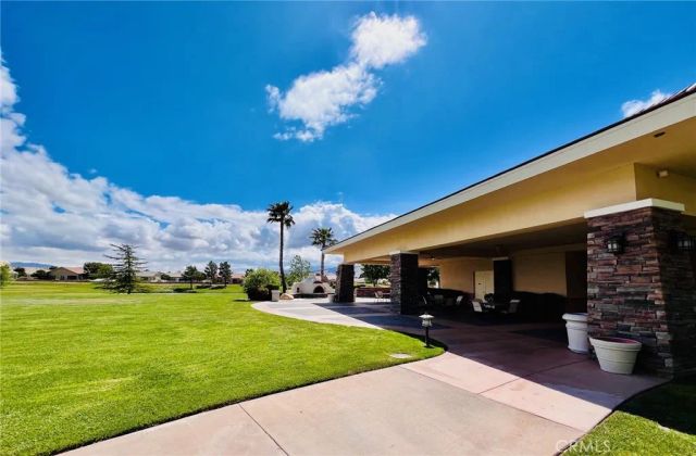 10485 Nobleton Rd., Apple Valley, CA 92308