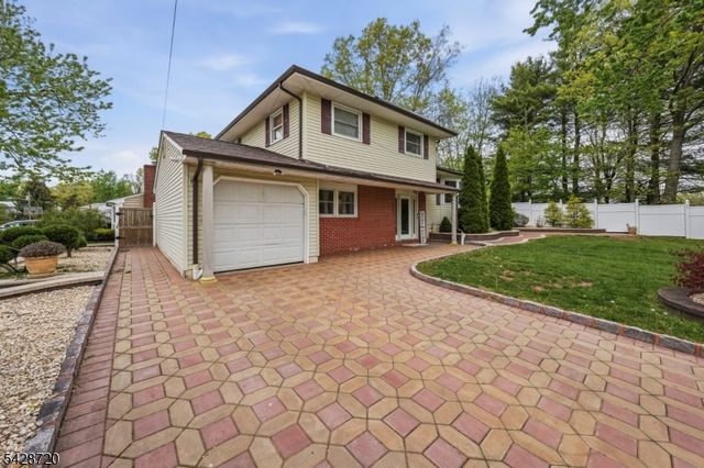 1351 Suwanee Dr, North Brunswick Twp., NJ 08902