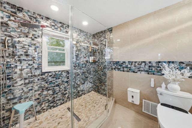 1351 Suwanee Dr, North Brunswick Twp., NJ 08902