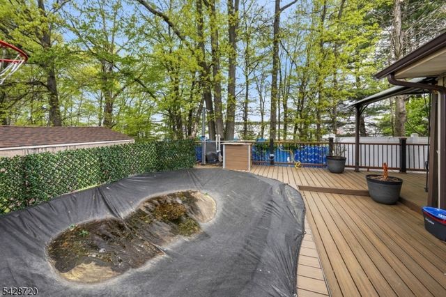 1351 Suwanee Dr, North Brunswick Twp., NJ 08902