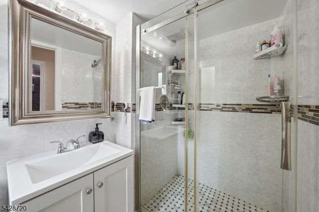 1351 Suwanee Dr, North Brunswick Twp., NJ 08902