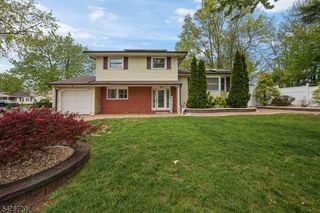 1351 Suwanee Dr, North Brunswick Twp., NJ 08902