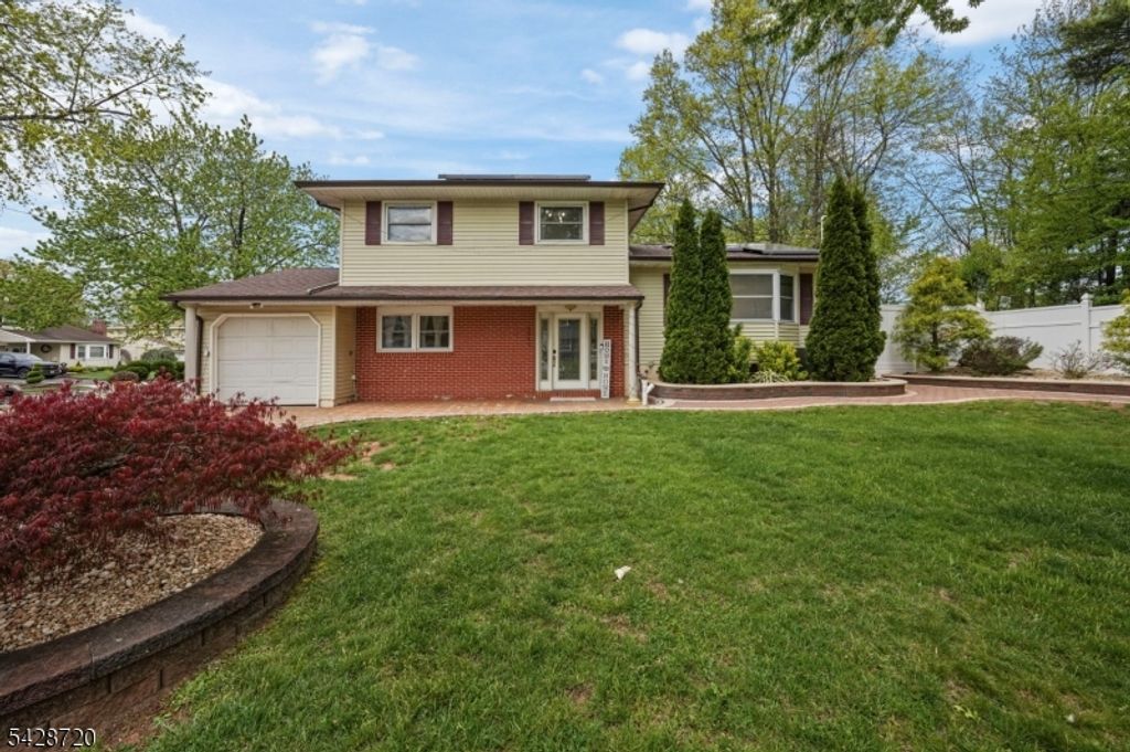 1351 Suwanee Dr, North Brunswick Twp., NJ 08902